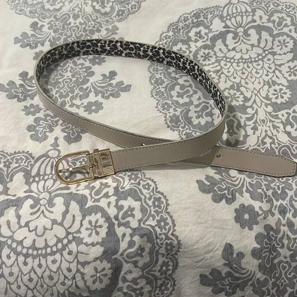 C Wonder Women’s Reversible Belt - Picture 2 of 2